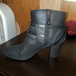 Vera Wang booties